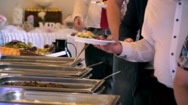 Öğle Yemeği ve akşam yemeği açık büfe