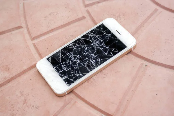 Yan görünüm bozuk telefon