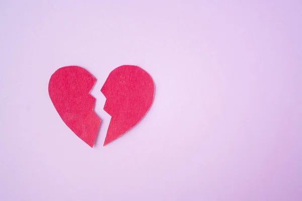 Carta Rossa Cuore Spezzato Sfondo Luminoso Divorzio Separazione Terapia Amore — Foto Stock