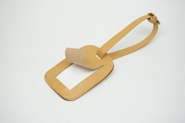 Beyaz bir arka planda turuncu st etikette kağıt kağıt etiket