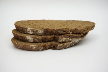 Ekmek somun bir WHI üzerinde beyaz arka plan un ürünlerde izole