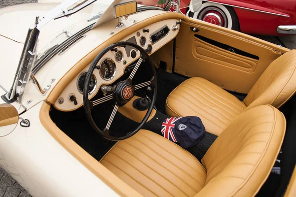 Interior MG 1600, vista interior, coche de diseño retro. Exposición de v — Foto de Stock