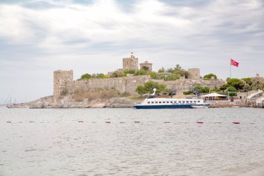 Bodrum, Türkiye, 2016. Eski müstahkem kale. Sahil ve limanlar, Bodrum plajı.