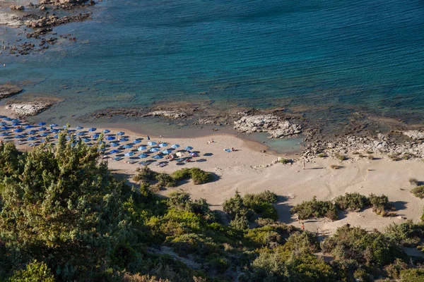 Berömda nudiststrand i Faliraki. Ovanifrån av stranden i Rhodos — Stockfoto