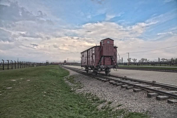 Auschwitz Birkenau Lengyelország Február 2019 Főkapu Koncentrációs Táborban Kocsi Szállítására — Stock Fotó
