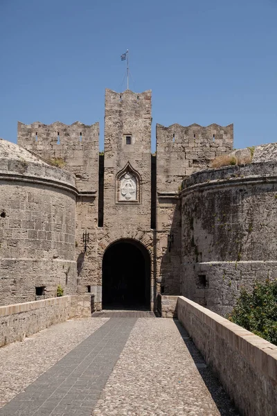 罗兹的城堡和城墙的废墟 Joannites 的防御堡垒 爱琴海和地中海沿岸的历史城堡 — 图库照片