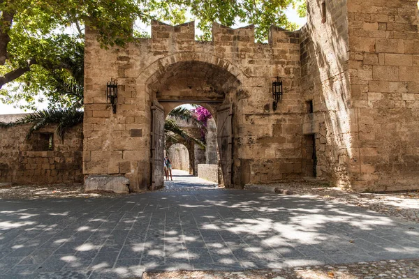 Rodos kale ve surlar kalıntıları. Ege ve Akdeniz kıyısında Joannites.Historic kalenin savunma kalesi.