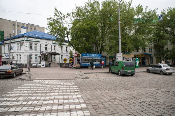 バス停から街に岩野 Frankiwsk、ウクライナ、ビュー. — ストック写真