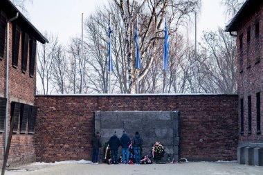 Auschwitz, Polonya - 28 Ocak 2018; Müze Auschwitz - Holokost Müzesi. Duvar ölüm. Nerede idam mahkumlar kafasına ateş edildi yer.