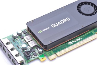 Galati, Romanya - 20 Kasım 2016: Profesyonel ekran kartı Nvidia - NVIDIA Quadro K1200 beyaz izole bir güçlü iş istasyonundan