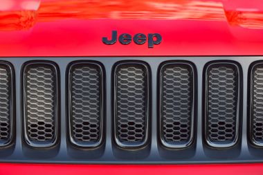 Galati, Romanya - 2 Eylül 2017: Jeep sadece spor yeni araçlar ve off-road araç üreten Amerikan otomobil markasıdır.