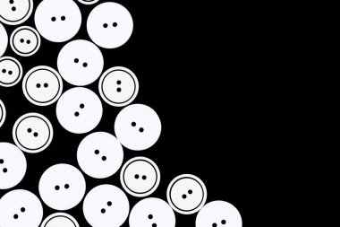 Düğmeler siyah giyim için