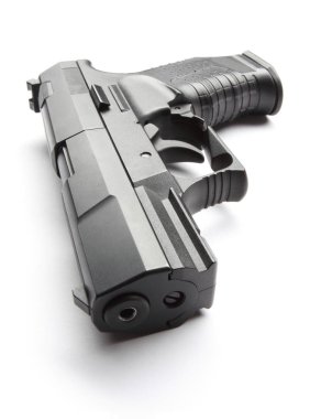 Beyaz üzerine siyah tabanca