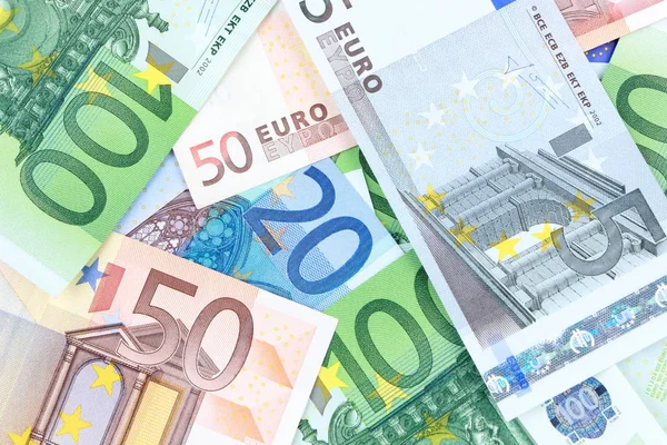 Farklı Euro banknot yığını