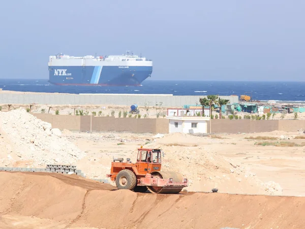 Sharm El Sheikh, Mısır - 14 Ekim 2012: Gulf of Akabe geçiş Nippon Yusen Kabushiki Kaisha Atakhanova (Nyk satır) kargo gemisi.