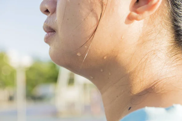 Gros Plan Transpiration Sur Visage Asiatique Femmes Exercice Sur Parc — Photo