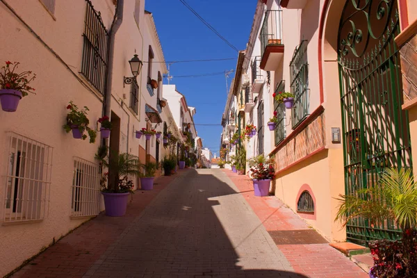 Straat. Prachtige Spaanse straat. — Stockfoto