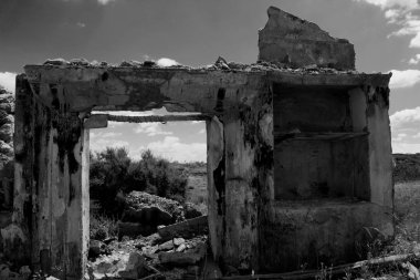 Harabeler. Eski terk edilmiş kırsal ev. 