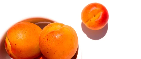 Apricot. Ripe apricots. — Stock Photo, Image