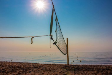 Plajda voleybol ağı.