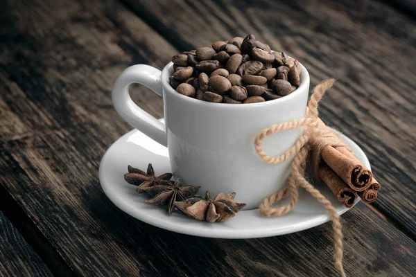 Trío de café - granos de café, canela y anís estrellado — Foto de Stock