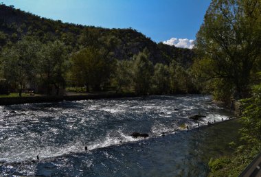 dağlarda kaba Nehri