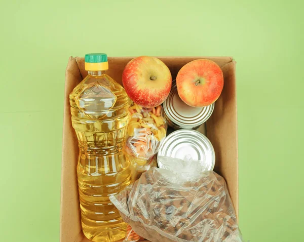 Caja Donación Alimentos Para Las Personas Necesitadas Caja Cartón Aislada —  Fotos de Stock