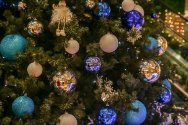 Madalyalı Noel ağacı