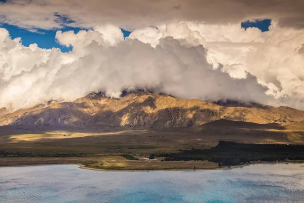 Picturesque view of Lake Tekapo — Stock Photo, Image