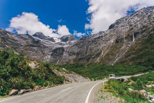 Pittoreska berg på vägen till Homer tunnel — Stockfoto