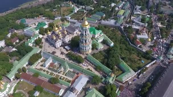 Prozession der ukrainisch-orthodoxen Kirche des Moskauer Patriarchats — Stockvideo