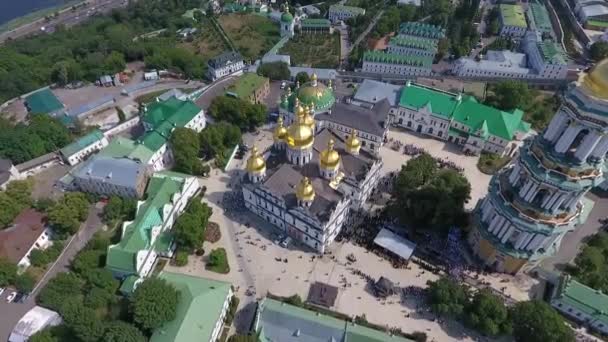 The procession of the Ukrainian Orthodox Church of the Moscow Patriarchate — Stock Video