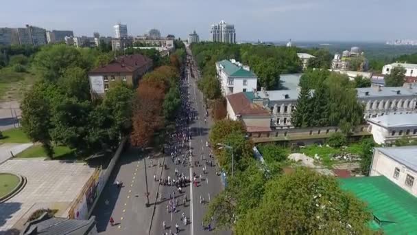 Průvod z ukrajinské pravoslavné církve moskevského patriarchátu — Stock video