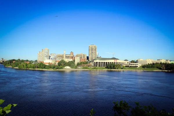 Ottawa nehir ve köprü yaz, Ottawa, Kanada ile doğal görünümünü