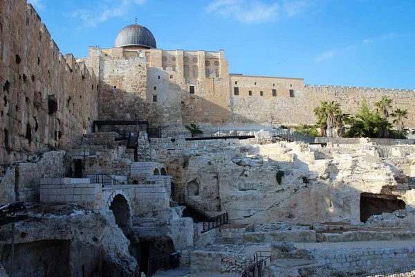Güney Wall of Temple Mount ve Mescid-i Aksa görüntülemek, Jerusalem, İsrail