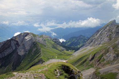 Bulutlu yamaçları doğal: Mount Pilatus, İsviçre