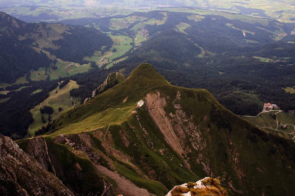 Jediný Kostel Svazích Mount Pilatus Švýcarsko — Stock fotografie