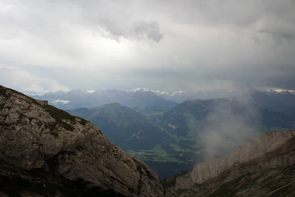 Encostas Nebulosas Monte Pilatus Suíça — Fotografia de Stock