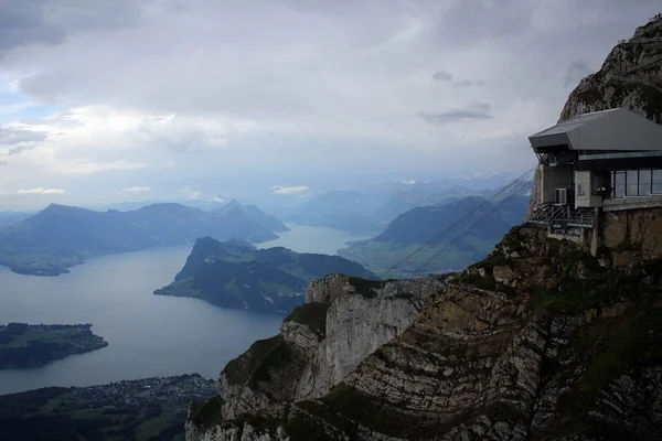 Vista Panorâmica Lago Lucerna Pilatus Mount Por Tempo Nublado Suíça — Fotografia de Stock
