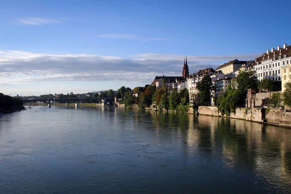 Terraplén Del Río Rhein Basilea Suiza —  Fotos de Stock