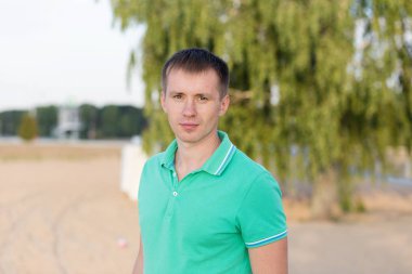güzel genç adam portresi