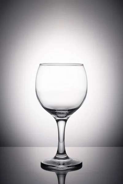 Copa de vino sobre fondo blanco — Foto de Stock