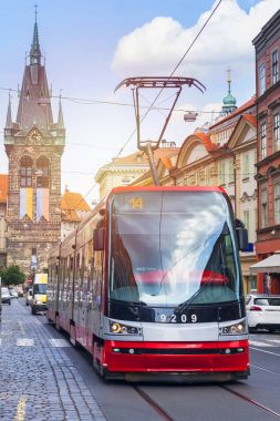 Prag'da modern tramvay. 