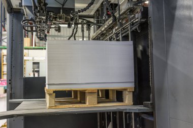 Bir ofset yazdırma makinesinin girdi veya yükü 72 / 102