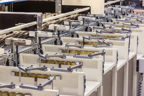 Paper sheet sorting machine in a printing press — Stock Photo, Image