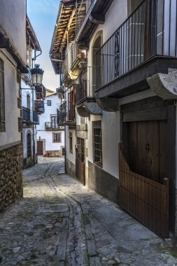 Candelario 'nun sokakları ve mimari cepheleri (Salamanca, Spai