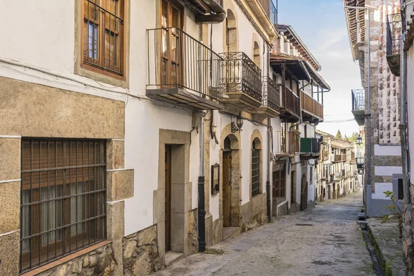 Candelario 'nun sokakları ve mimari cepheleri (Salamanca, Spai