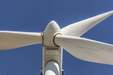 İspanya 'daki yel değirmeni parkı, modern ve temiz enerji