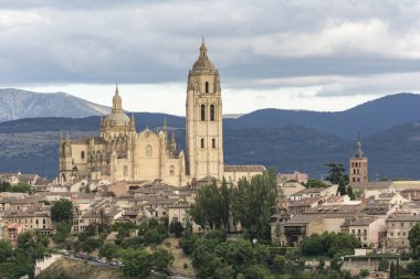 İspanya 'daki ünlü Segovia katedrali, Avrupa' da inşa edilen son gotik katedral.