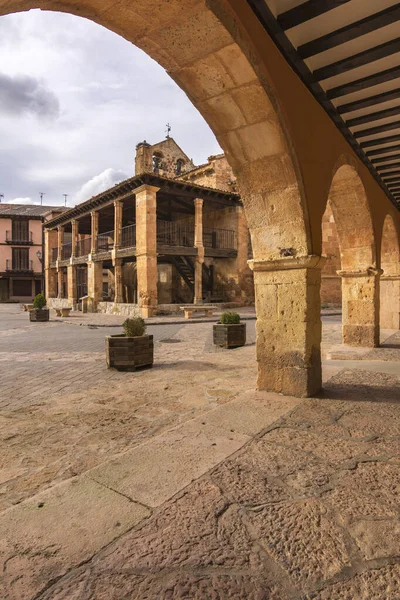Κεντρική Πλατεία Της Πόλης Ayllon Στην Επαρχία Segovia Εκκλησία Του — Φωτογραφία Αρχείου